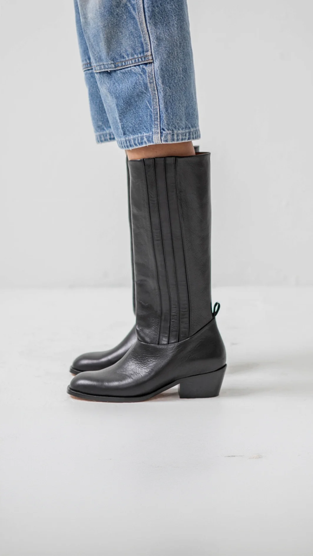 The Calf Boot [Black] - Image 4