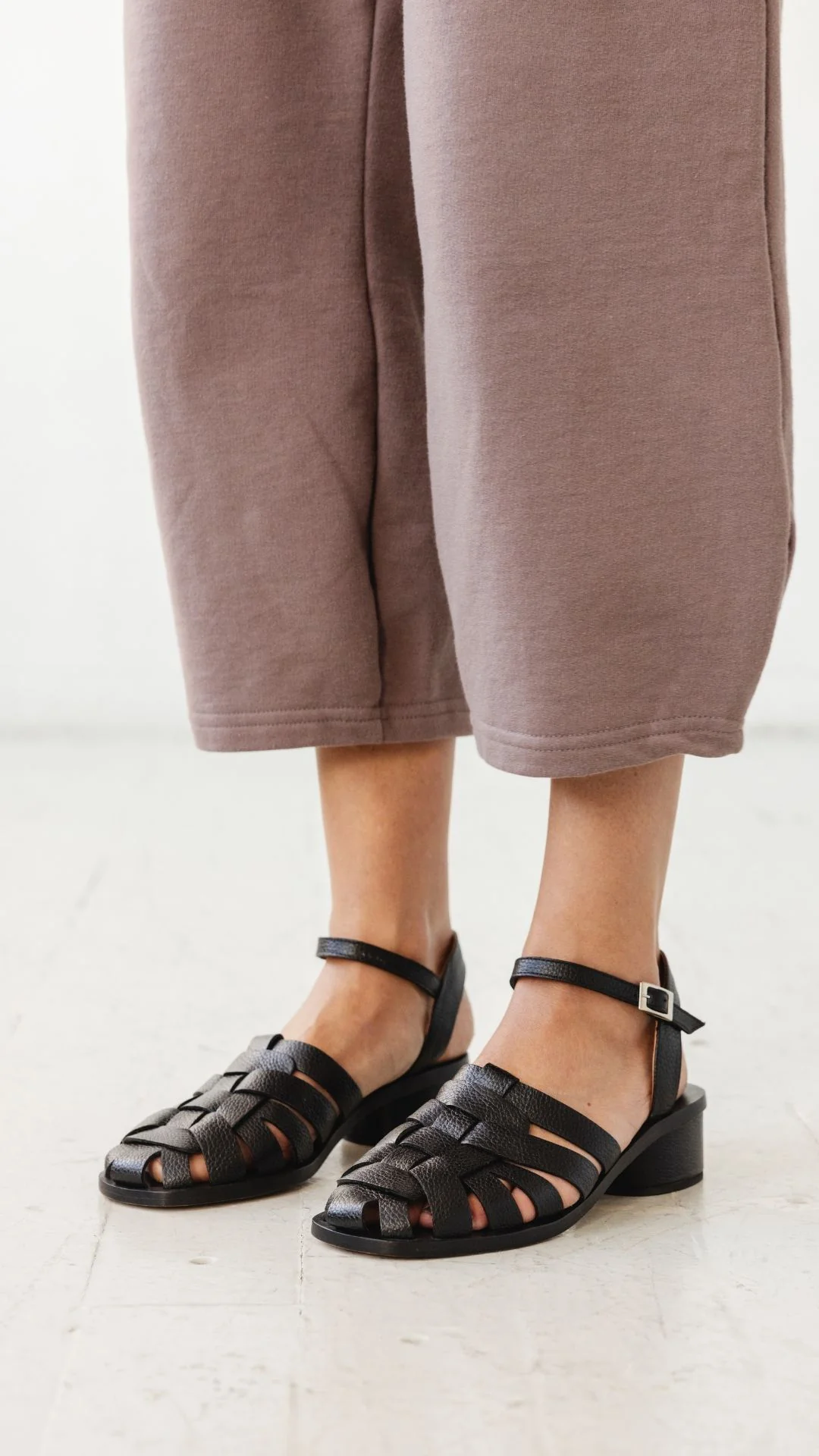 The Fisher Heel [Black] - Image 4