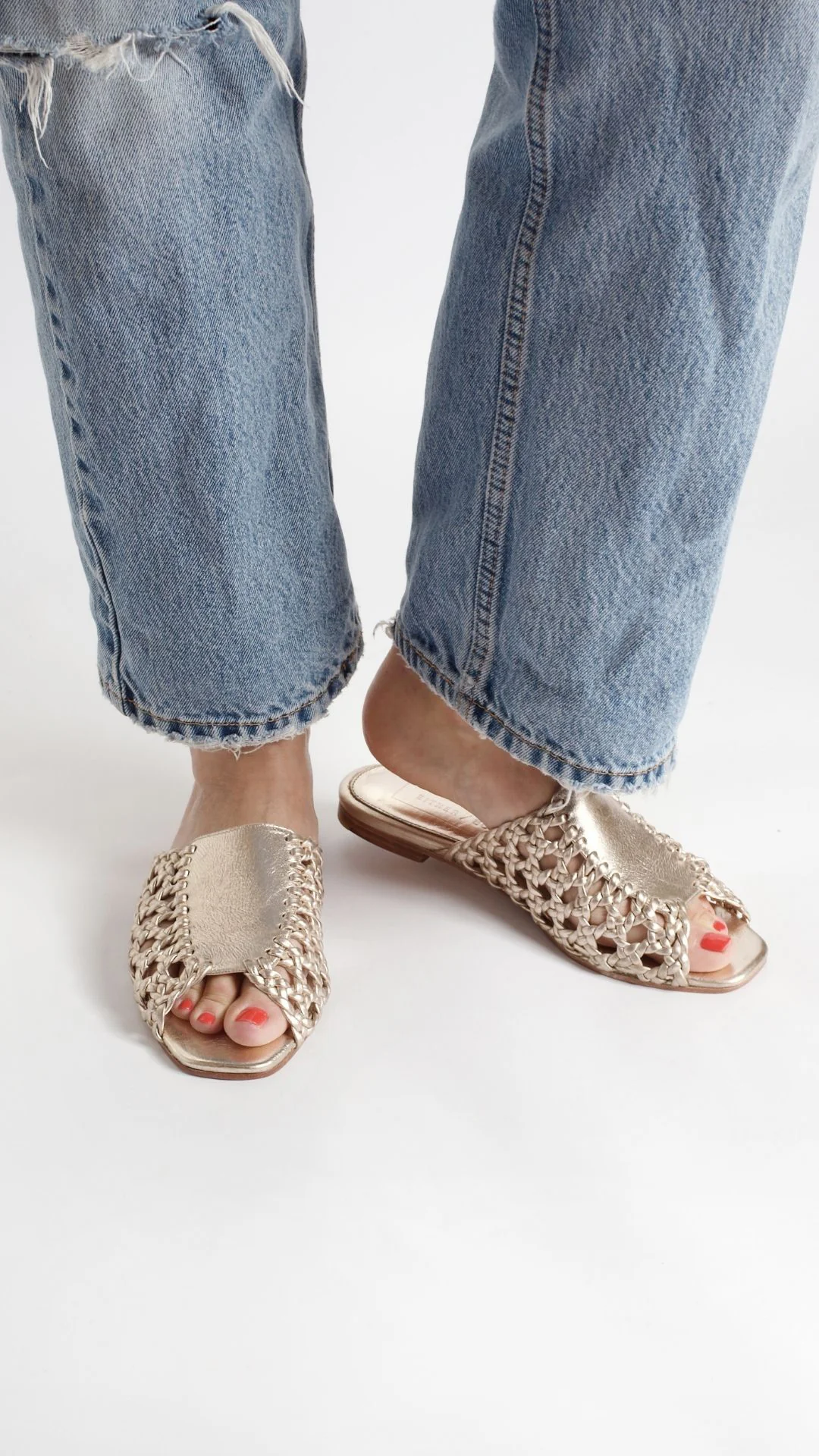 The Rattan Sandal [Metallic] - Image 2