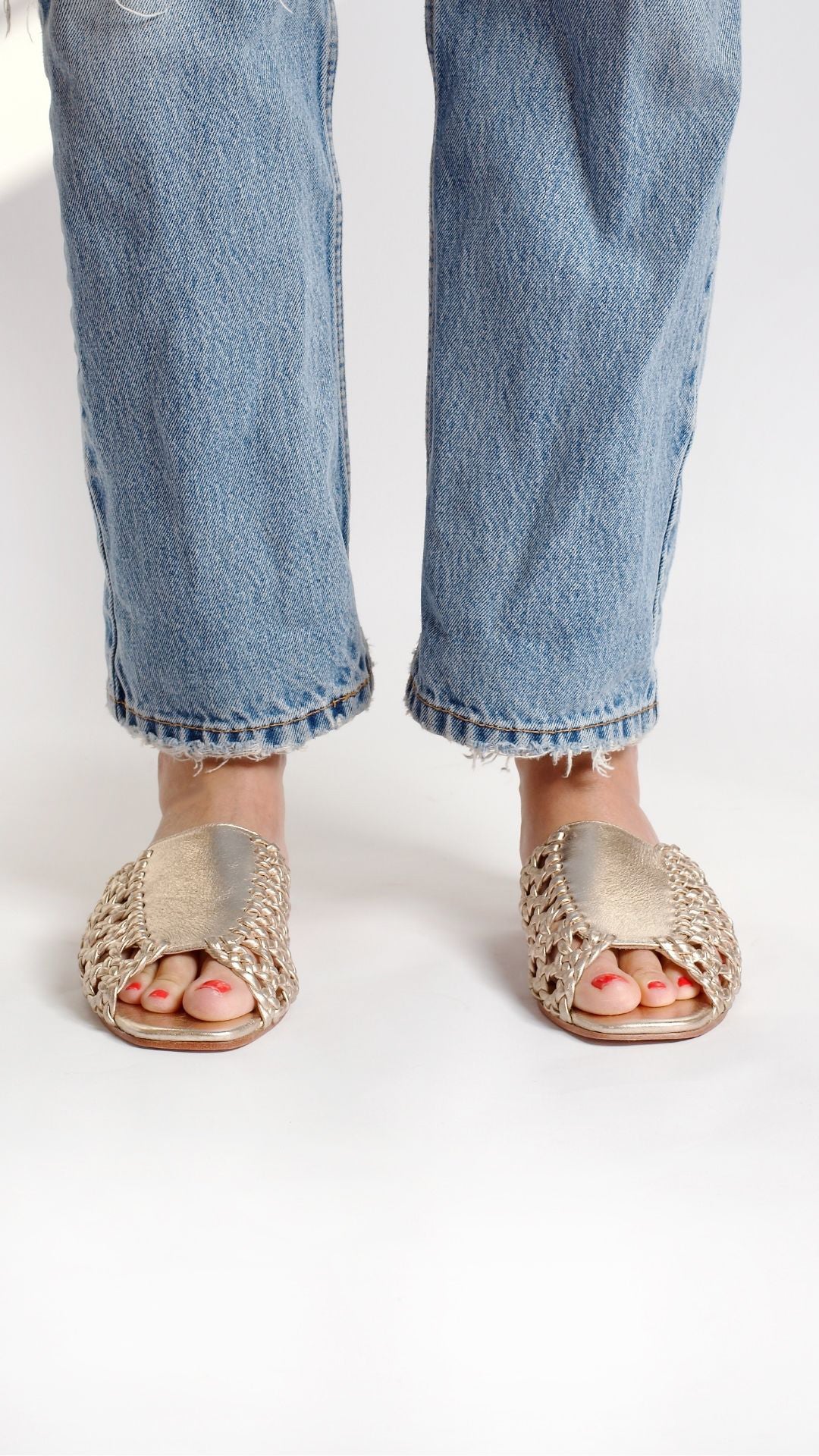 The Rattan Sandal [Metallic] - Image 3