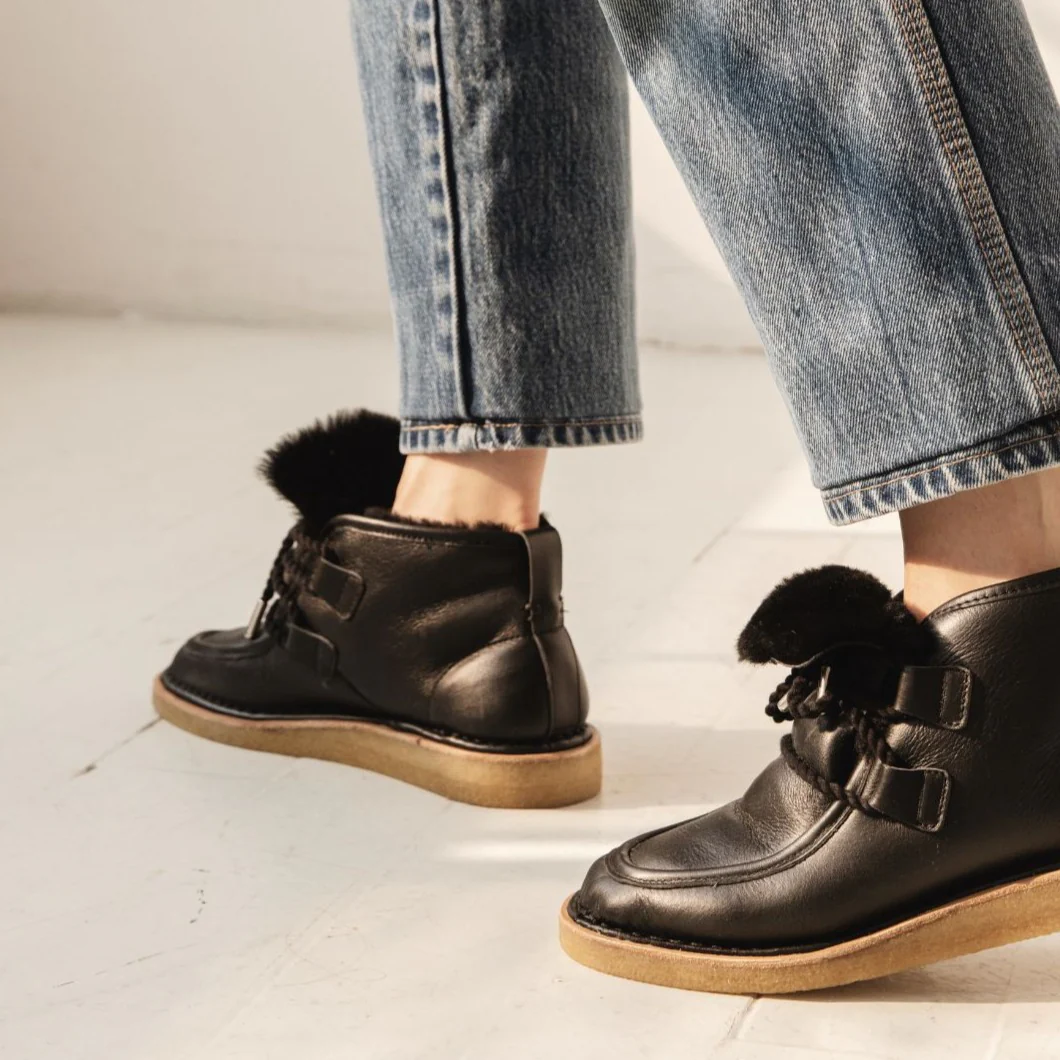 The Shearling Boot [Black] - Image 4