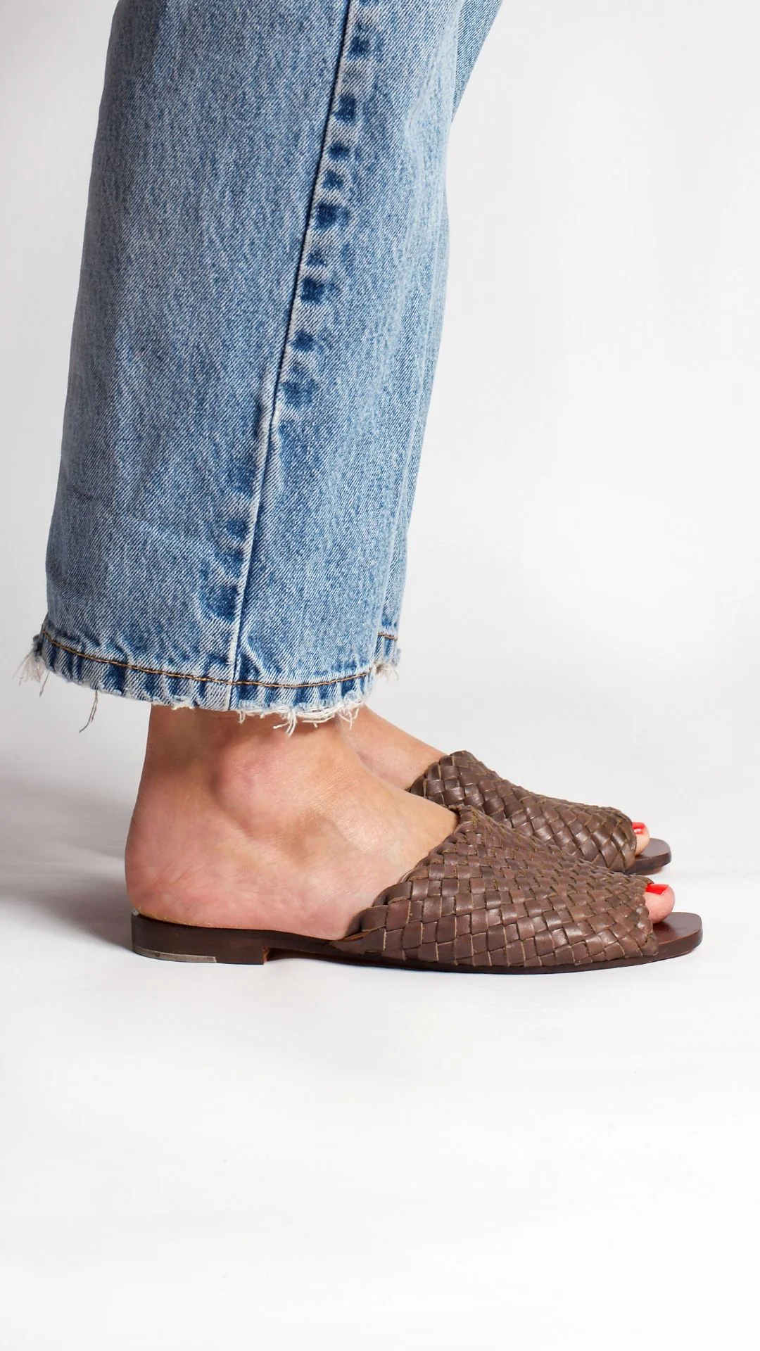 The Woven Slide [Umber] - Image 2