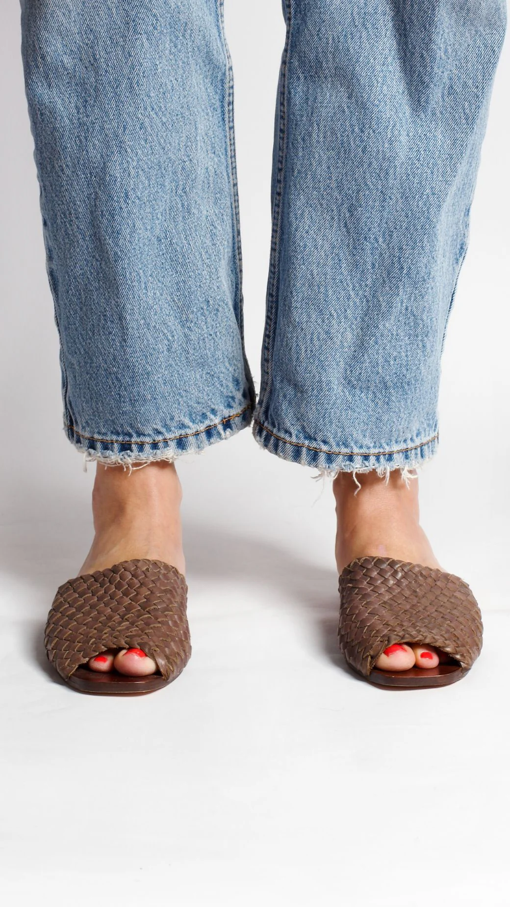 The Woven Slide [Umber] - Image 3