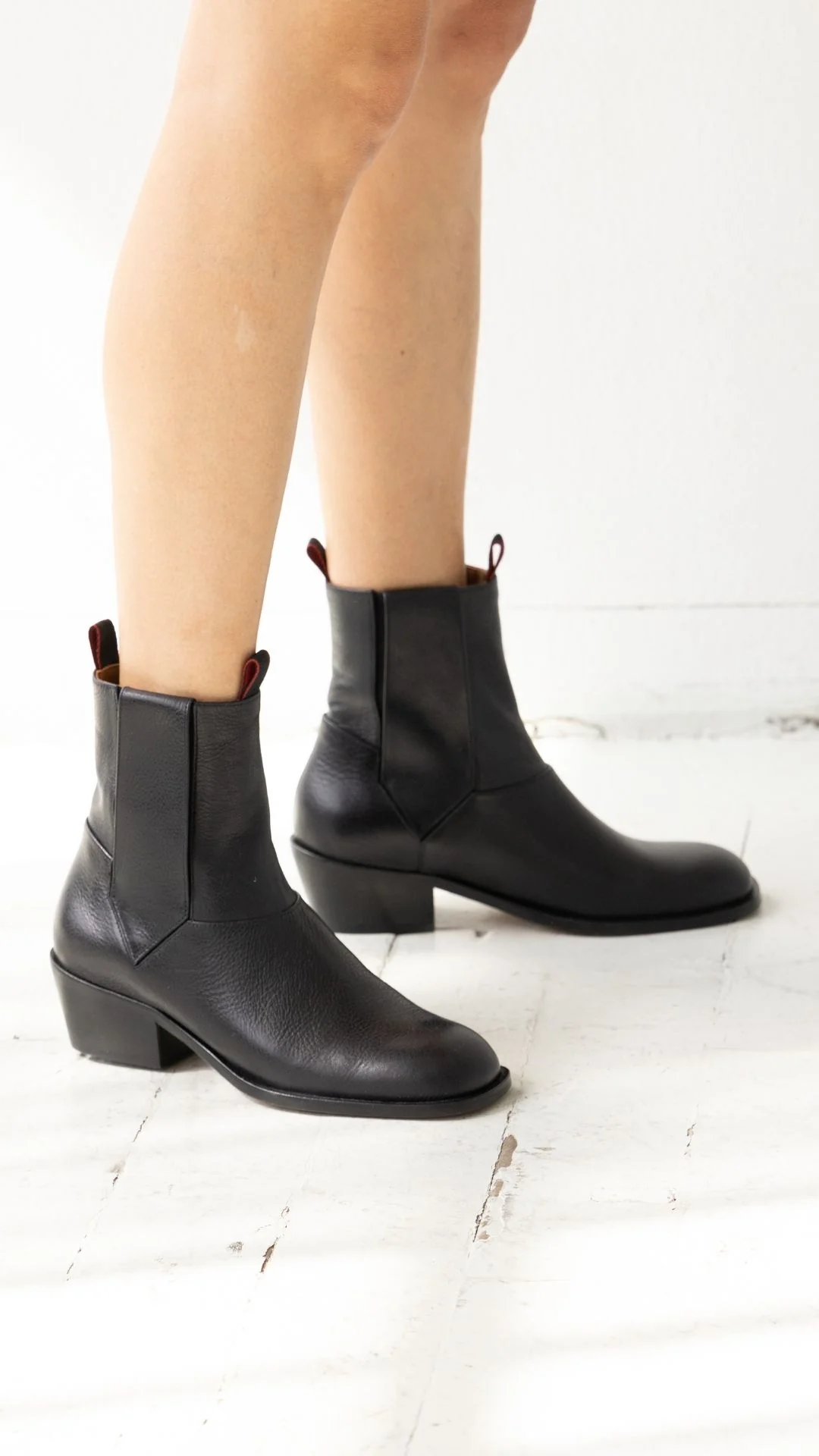 The Chelsea Boot [Black] - Image 3